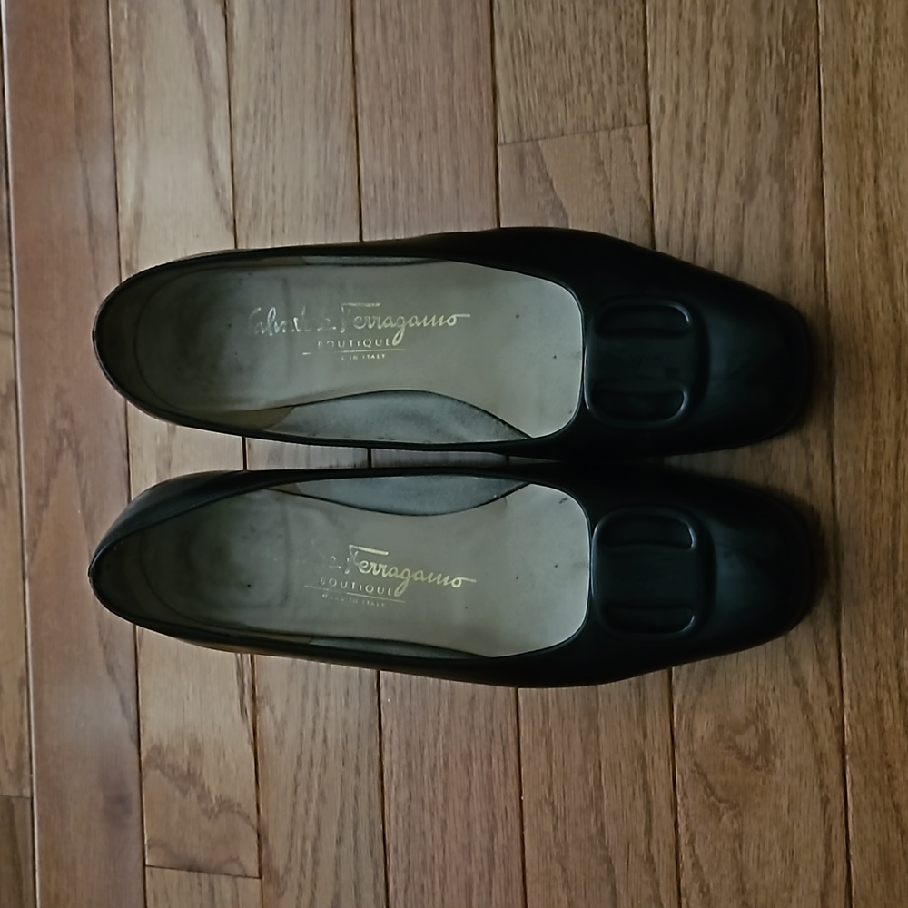 ❤️Last Chance !! Salvatore Ferragamo Boutique low heel pump 6C